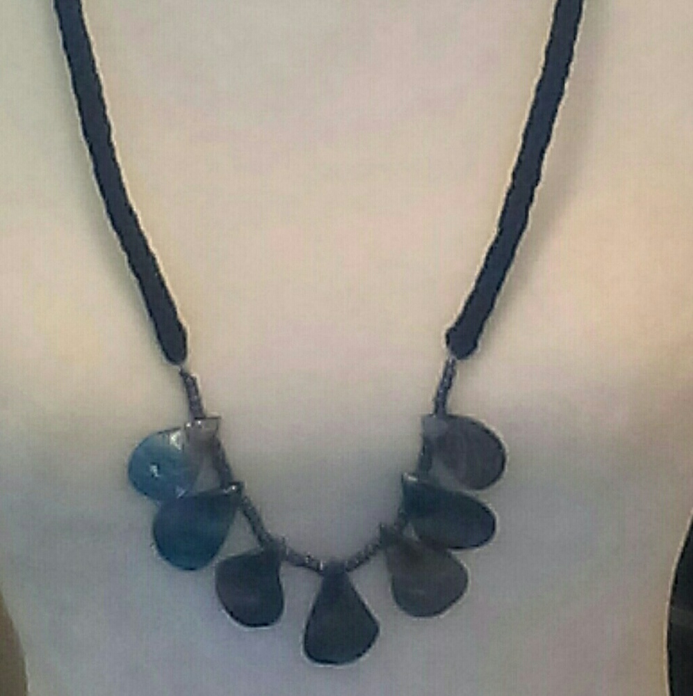 Mother of Pearl Navy Blue Necklace (NWOT)
